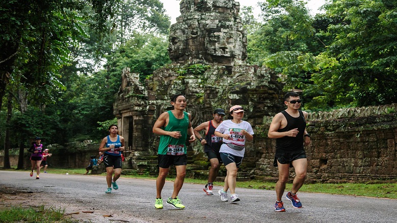 Đội điền kinh marathon Việt Nam có mặt tại Campuchia sớm nhất - Ảnh 2