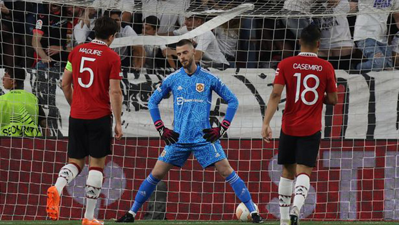 CĐV MU đòi tổng cổ De Gea, Maguire sau trận thua thảm trước Sevilla - Ảnh 3