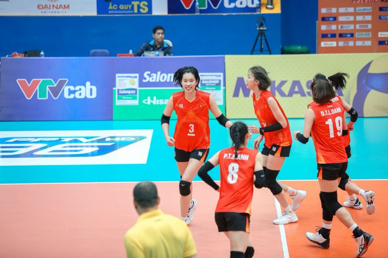 Tuyển bóng chuyền nữ Việt Nam chính thức vào bán kết, tranh ngôi đầu bảng với Đài Bắc Trung Hoa - Ảnh 1