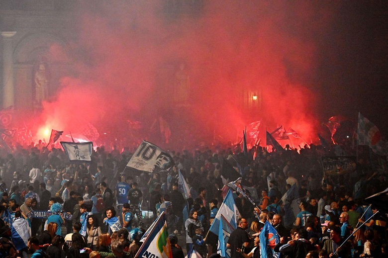 Napoli vô địch Serie A lần đầu tiên sau 33 năm - Ảnh 2