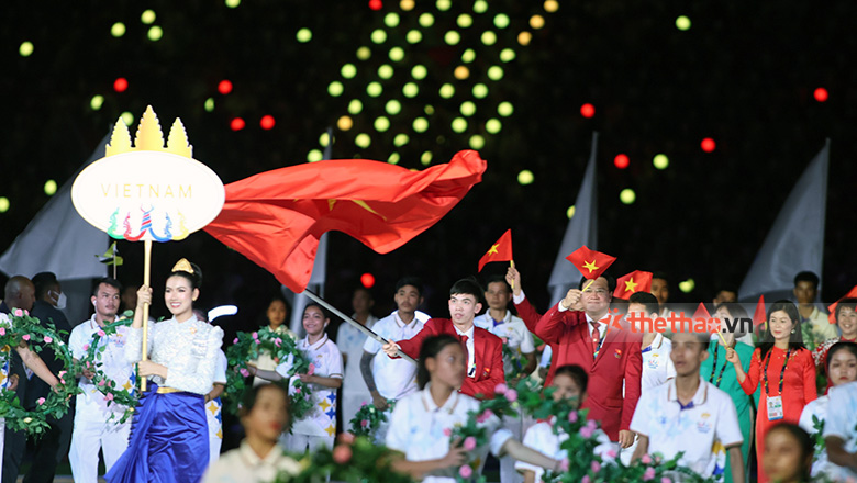 SEA Games 32 chính thức khởi tranh sau Lễ khai mạc đầy màu sắc - Ảnh 1