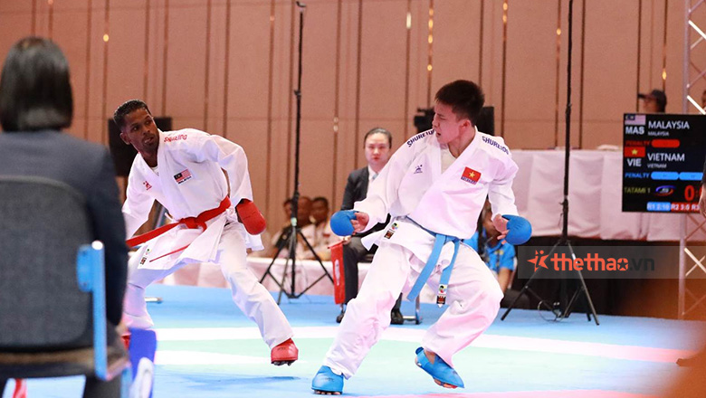 Tuyển Karate đồng đội nam thắng ngược Malaysia, khẳng định ngôi vương SEA Games - Ảnh 1