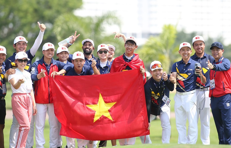 Thần đồng 15 tuổi Lê Khánh Hưng giành HCV lịch sử cho golf Việt Nam tại SEA Games 32 - Ảnh 1