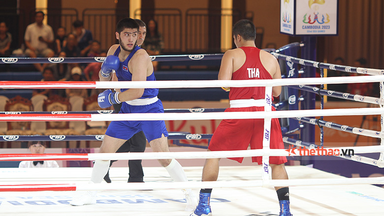 'Khabib Campuchia' đánh bại võ sĩ Thái Lan trong trận Boxing 'lạ' ở SEA Games 32 - Ảnh 1