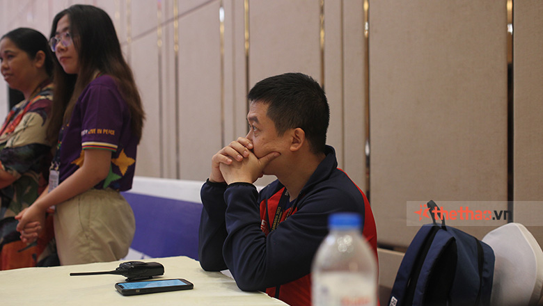Tuyển Wushu Việt Nam 'bỏ qua' điện thoại, liên lạc bằng bộ đàm ở SEA Games 32 - Ảnh 1