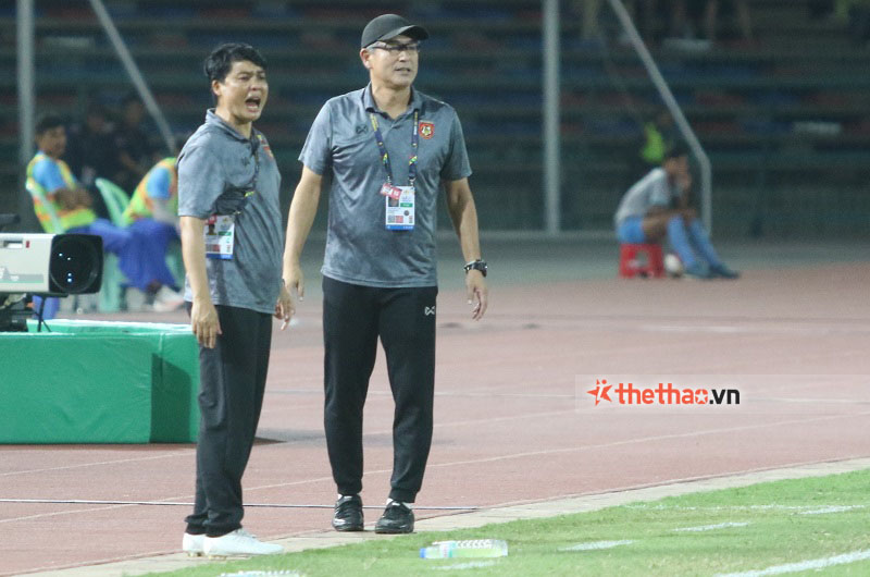 Huỳnh Như ghi bàn cho ĐT nữ Việt Nam, HLV Myanmar thay 2 người sau 17 phút - Ảnh 1