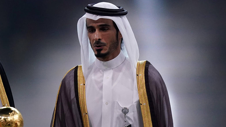 Tỷ phú Qatar đưa ra lời đề nghị cuối cùng mua đứt MU với ‘deadline’ gây sốc - Ảnh 2