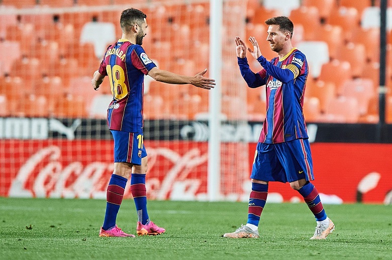 Jordi Alba cân nhắc từ chối 2 đề nghị từ Saudi Arabia để tái hợp Messi ở Mỹ - Ảnh 1