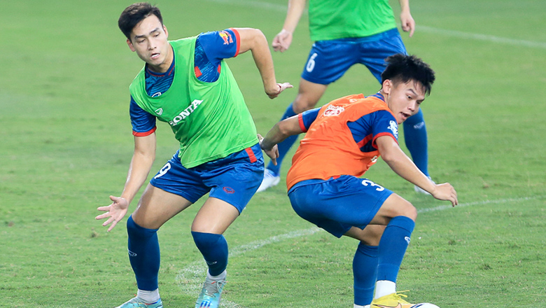 U23 Việt Nam thua trắng CAHN trong ngày vắng HLV Troussier - Ảnh 1