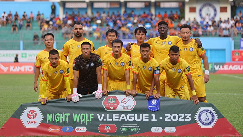 CLB Khánh Hòa nợ 18 tỷ, không rõ tương lai ở V.League 2023 - Ảnh 1