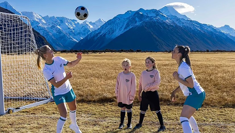 New Zealand tạo ra ‘sân bóng đẹp nhất thế giới’ để quảng bá cho World Cup nữ 2023 - Ảnh 2