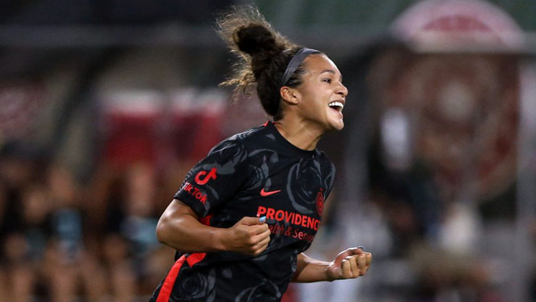Tiền đạo ĐT nữ Mỹ ghi bàn như máy, tạo cột mốc lịch sử trước World Cup nữ 2023 - Ảnh 1