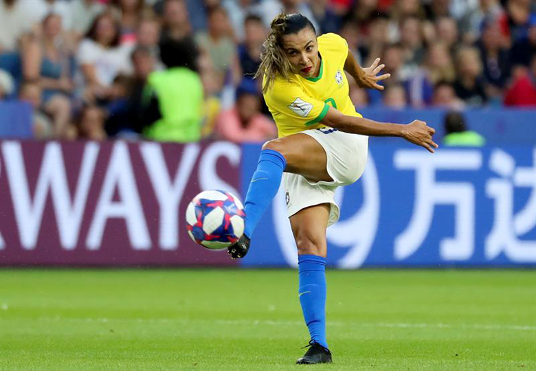 Huyền thoại Marta lập kỷ lục dự 6 kỳ World Cup nữ - Ảnh 1