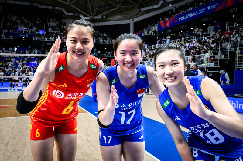 Tuyển bóng chuyền nữ Trung Quốc lách qua khe cửa hẹp vào tứ kết Volleyball Nations League 2023 - Ảnh 1