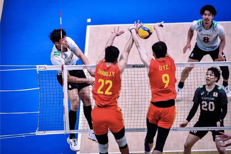 Tuyển bóng chuyền nam Nhật Bản suýt thua sốc trước Trung Quốc ở Volleyball Nations League 2023 - Ảnh 1