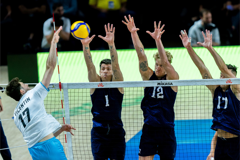 Tuyển bóng chuyền nam Mỹ thua cay đắng Argentina ngay trên sân nhà ở Volleyball Nations League 2023 - Ảnh 1