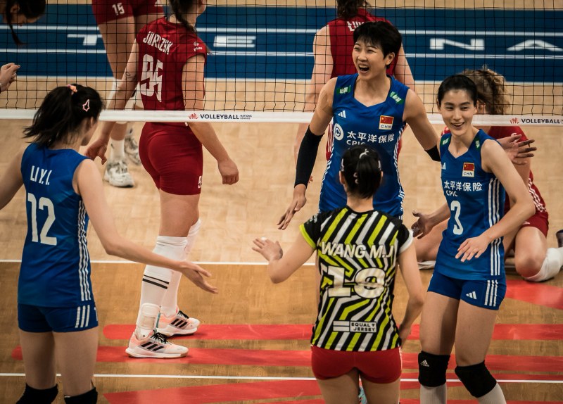 Tuyển bóng chuyền nữ Trung Quốc 'trả nợ' Ba Lan để vào chung kết Volleyball Nations League 2023 - Ảnh 1