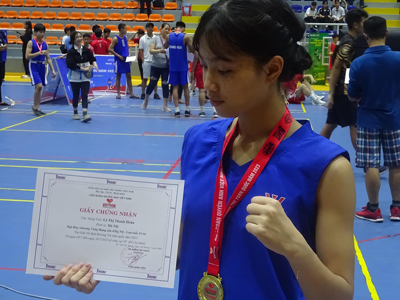 Cô bé xin lời khuyên từ Trương Đình Hoàng để theo đuổi Boxing vô địch giải trẻ toàn quốc - Ảnh 2