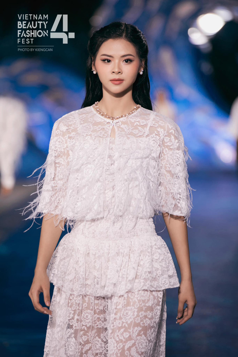 Hoa khôi bóng chuyền gây sốt trước giờ 'G' Miss World Vietnam vì quá đẹp - Ảnh 3
