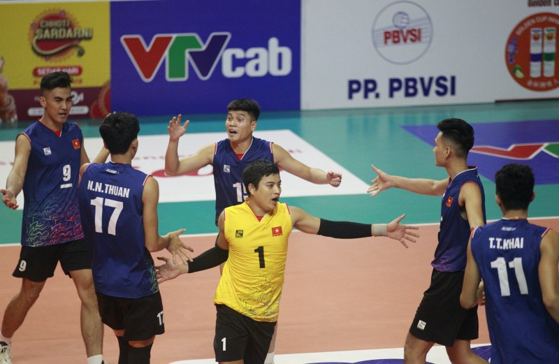 Tuyển bóng chuyền nam Việt Nam ngược dòng khó tin trước Philippines, xếp hạng 3 chung cuôc ở SEA V.League 2023 - Ảnh 1