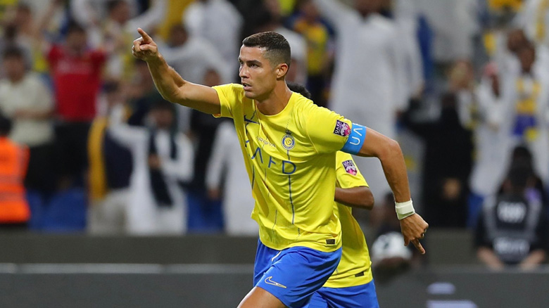 Ronaldo phá kỷ lục ghi bàn bằng đầu, Al Nassr tìm lại chiến thắng - Ảnh 1
