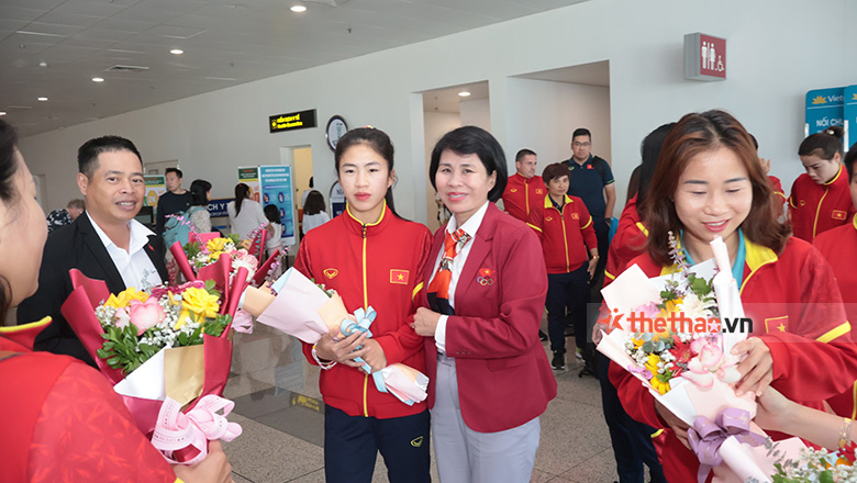 Huỳnh Như, Diễm My rạng rỡ khi về nước sau hành trình ở World Cup nữ 2023 - Ảnh 4