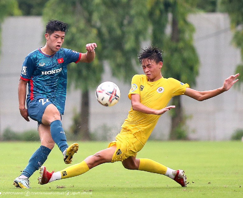 U23 Việt Nam đã có trận giao hữu thứ 2 gặp U21 Hà Nội vào chiều 10/8.