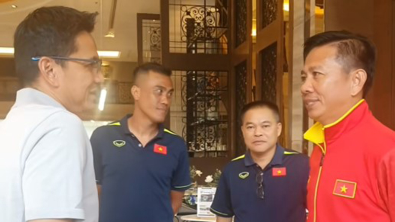 HLV Kiatisuk bất ngờ tới thăm U23 Việt Nam - Ảnh 1