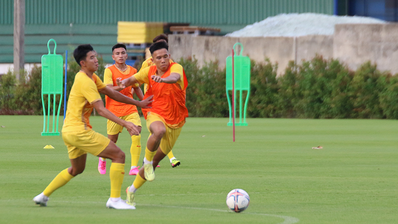 U23 Việt Nam luyện đấu pháp, đá đối kháng ngay trước trận đấu gặp Bahrain - Ảnh 1