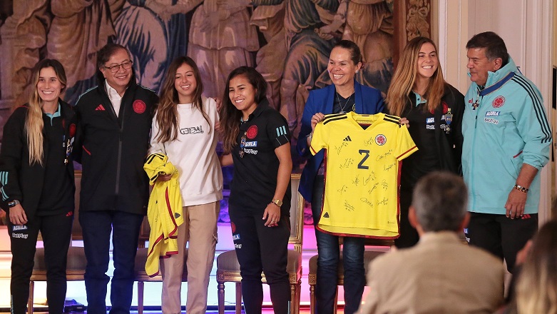 Tuyển nữ Colombia được hàng ngàn người chào đón, nhận huân chương cao quý nhất sau World Cup nữ 2023 - Ảnh 1