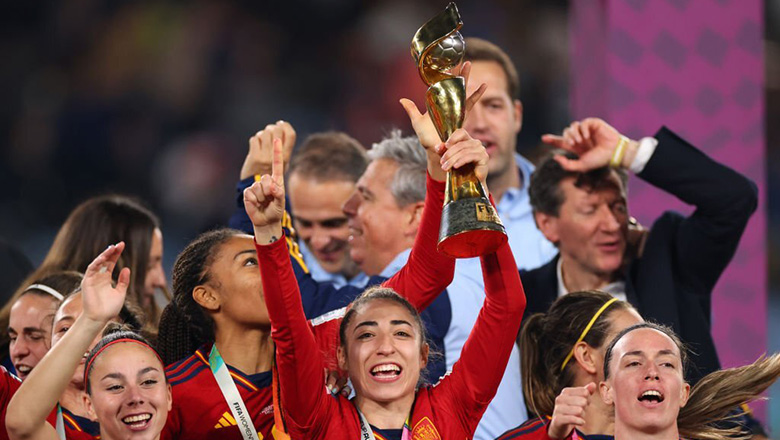 Người hùng ĐT nữ Tây Ban Nha tỏa sáng ở trận chung kết World Cup mà không biết tin bố mất - Ảnh 1