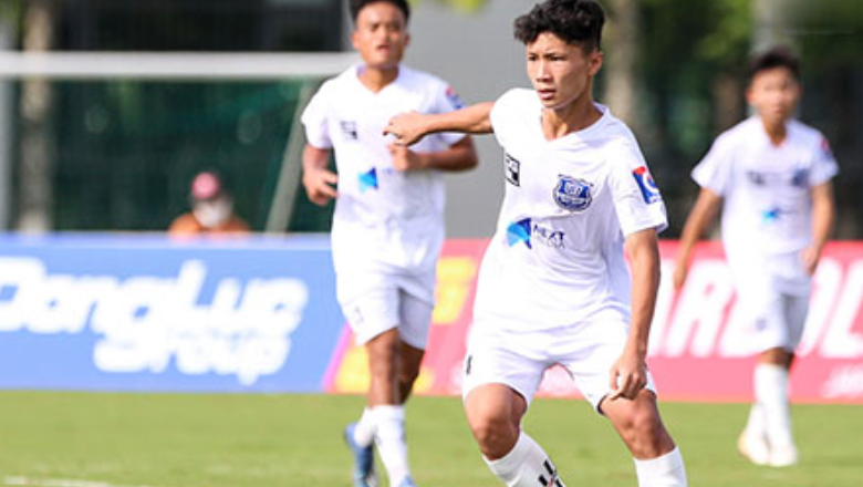 Tiền vệ đội U23 Việt Nam “học bài” kĩ trước khi diện kiến HLV Troussier - Ảnh 1