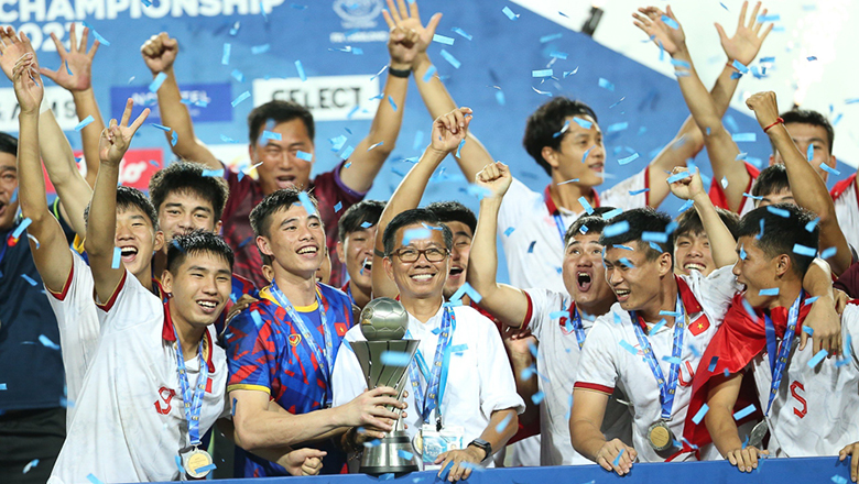 HLV Hoàng Anh Tuấn: ‘U23 Việt Nam vô địch với đội hình trẻ nhất giải đấu’ - Ảnh 1