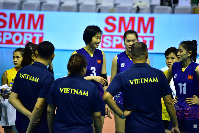 Tuyển bóng chuyền nữ Việt Nam ngược dòng siêu kịch tính trước Hàn Quốc ở giải Vô địch châu Á 2023 - Ảnh 1