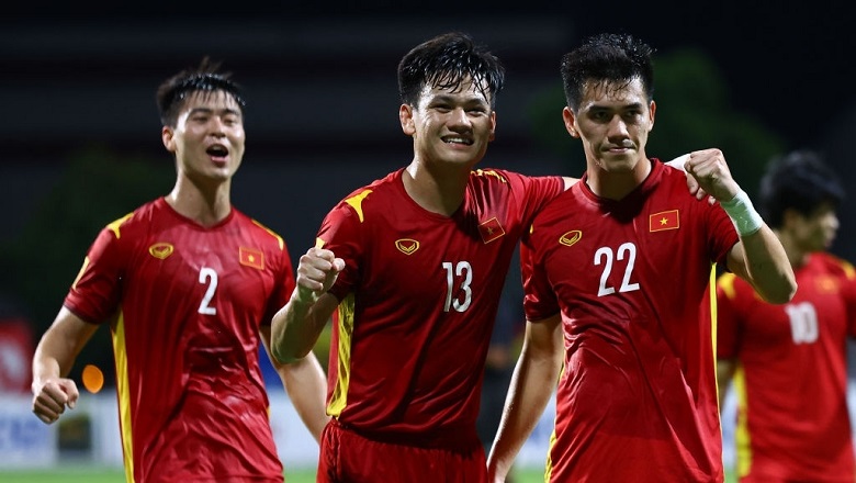 Hậu vệ của ĐTVN học hỏi nhiều thứ từ các em U23 Việt Nam - Ảnh 3