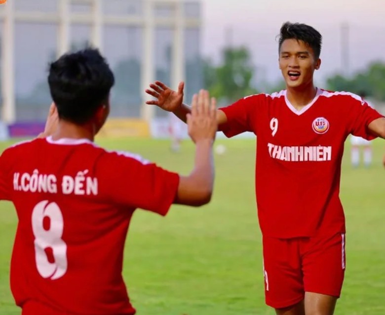 Việc Thái Sơn, Văn Toản hay phần nào đó là Văn Tùng đã chơi quá tốt tại V.League 2023 đã khiến Công Đến, Nguyên Hoàng hay Tiến Long bị loại.