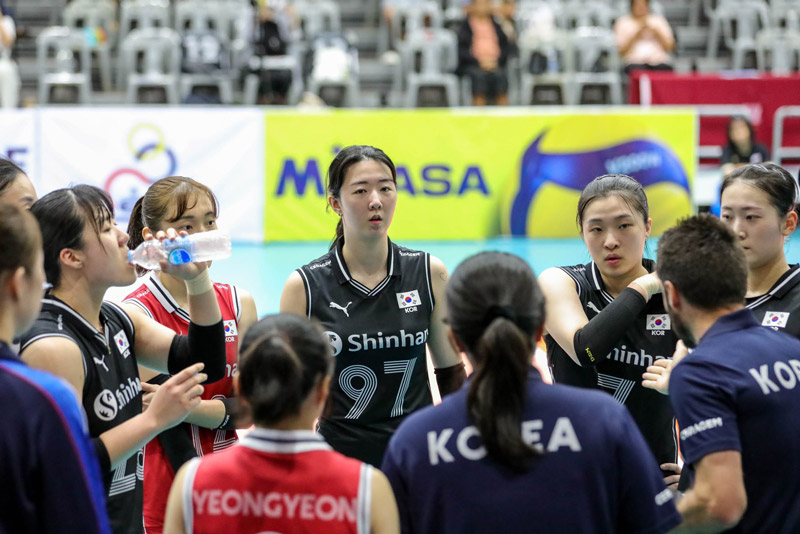 Tuyển bóng chuyền nữ Hàn Quốc thua sốc, kết thúc giải Vô địch châu Á 2023 bằng vị trí thảm hại - Ảnh 1