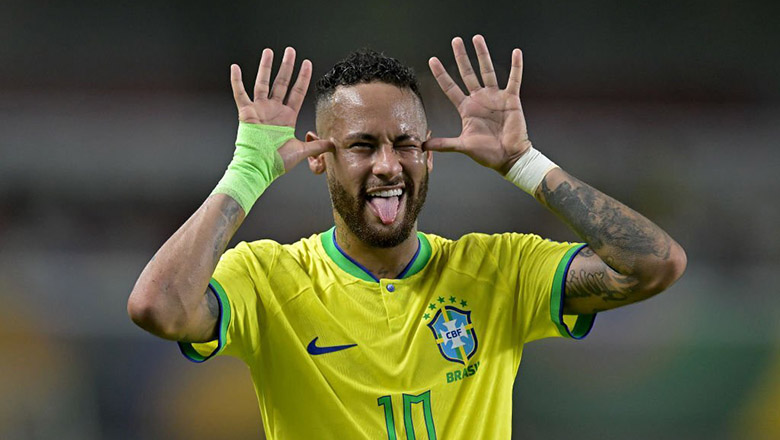 Neymar vượt qua 'Vua bóng đá' Pele, trở thành cầu thủ ghi bàn nhiều nhất lịch sử tuyển Brazil - Ảnh 1