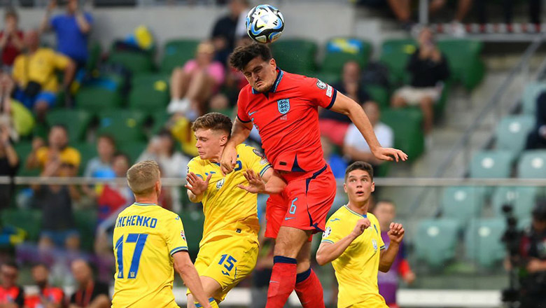 Harry Maguire ‘kèm đồng đội’ trong bàn thua của ĐT Anh trước Ukraine - Ảnh 1