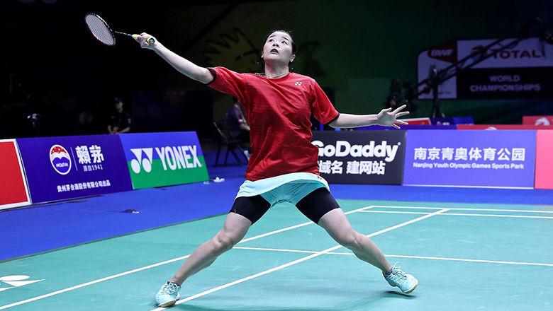 Thùy Linh thắng tay vợt Thái Lan, vào bán kết Vietnam Open - Ảnh 1