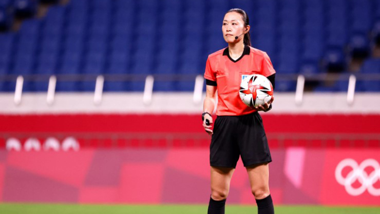 Xuất hiện 5 trọng tài nữ ở Asian Cup 2023 - Ảnh 1