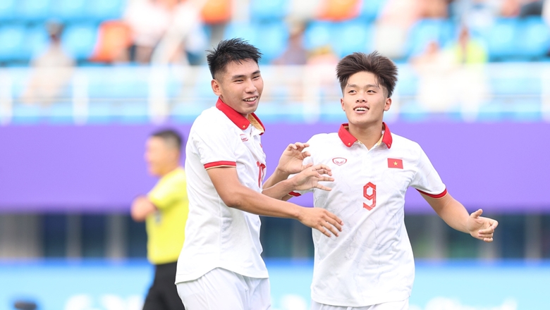 Olympic Việt Nam độc chiếm ngôi đầu bảng B sau lượt trận mở màn ASIAD 19 - Ảnh 1