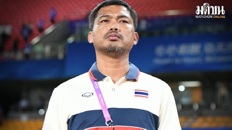 HLV Olympic Thái Lan thừa nhận sai lầm khi tiếp cận trận đấu, khiến đội nhà thua Hàn Quốc 0-4 - Ảnh 1