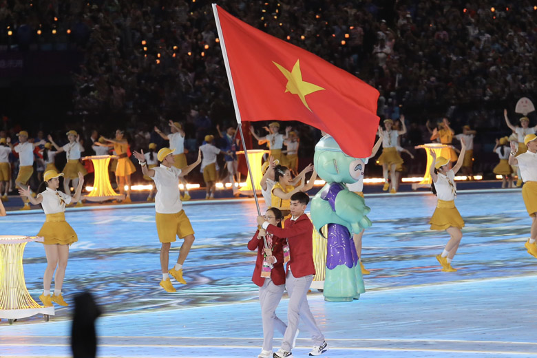 Loạt hình ảnh ấn tượng của đoàn Thể thao Việt Nam trong lễ khai mạc ASIAD 19 - Ảnh 3