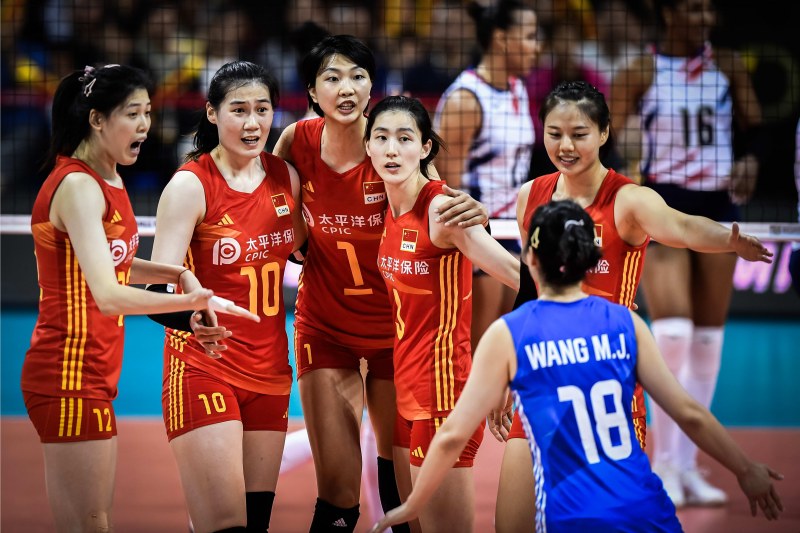 Tuyển bóng chuyền nữ Trung Quốc thảm bại, mất vé dự Olympic Paris 2024 - Ảnh 1