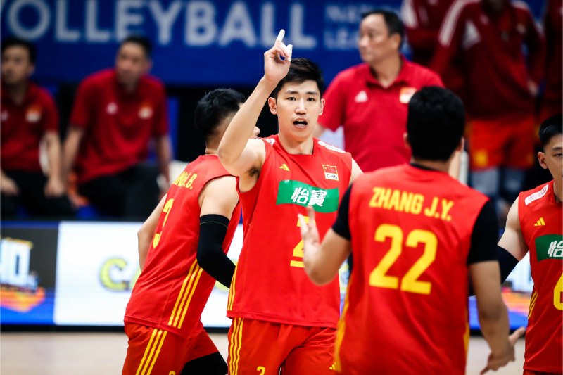 Tuyển bóng chuyền nam Trung Quốc thua bạc nhược trên sân nhà ở Vòng loại Olympic Paris 2024 - Ảnh 1