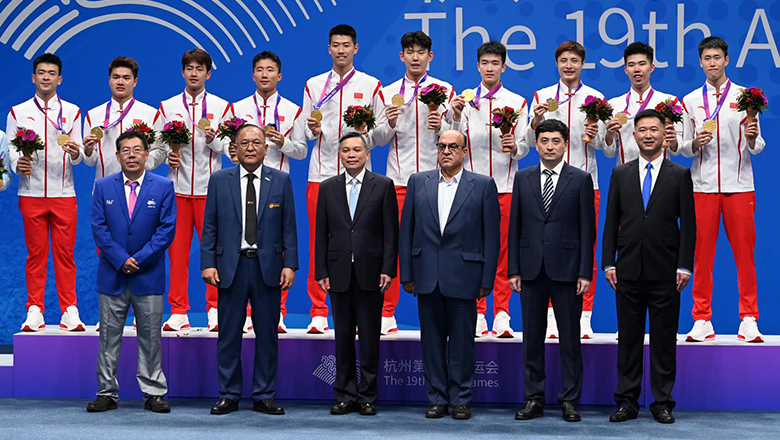 Cầu lông nam Trung Quốc thắng ngược không tưởng, giành HCV đồng đội ASIAD 19 - Ảnh 1