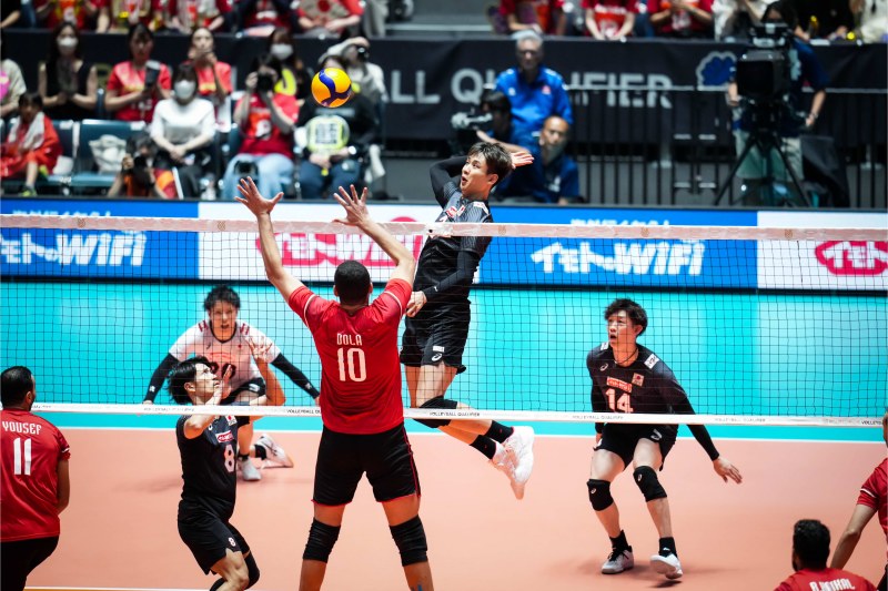 Tuyển bóng chuyền nam Nhật Bản thua sốc đối thủ yếu ở Vòng loại Olympic Paris 2024 - Ảnh 1