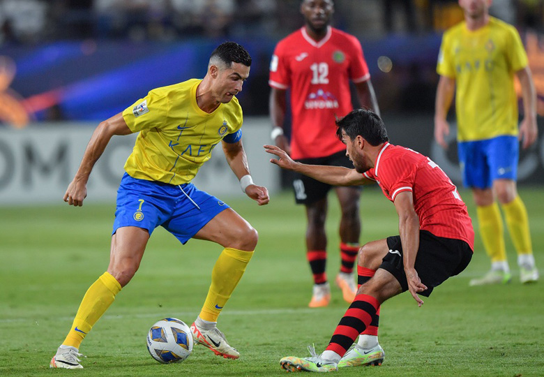 Ronaldo 'khai hỏa' tại Cúp C1 châu Á, giúp đội nhà ngược dòng thành công - Ảnh 1
