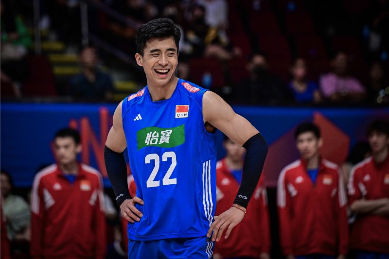 Tuyển bóng chuyền nam Trung Quốc 'lên đồng' giành chiến thắng đầu tiên ở Vòng loại Olympic Paris 2024 - Ảnh 1